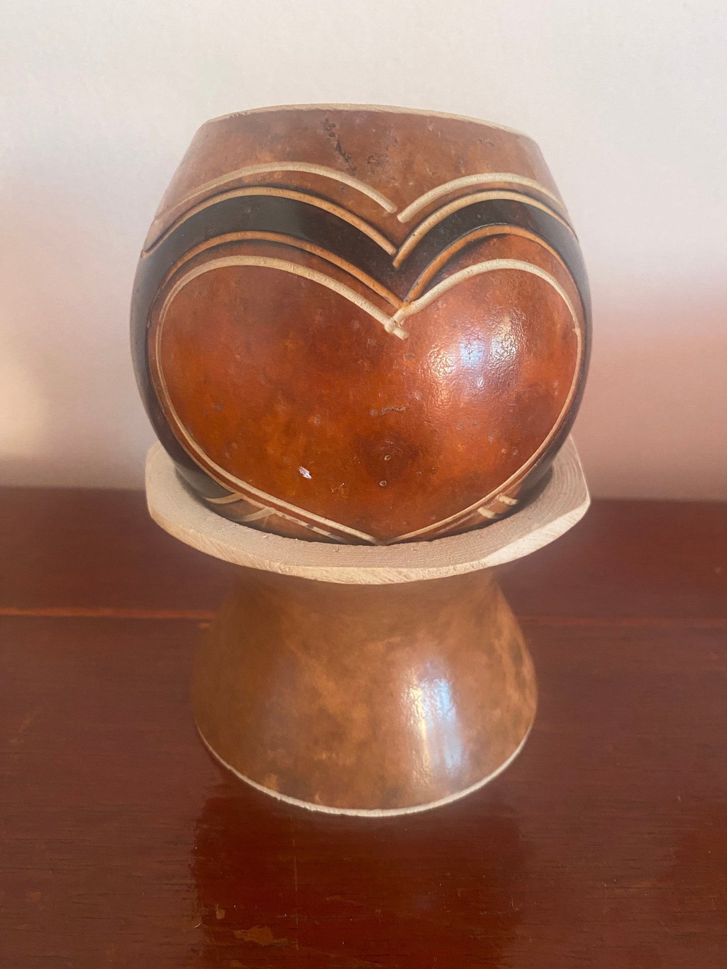 Coquinho Style Yerba Mate Gourd with Natural Base – Medium 5–6 in