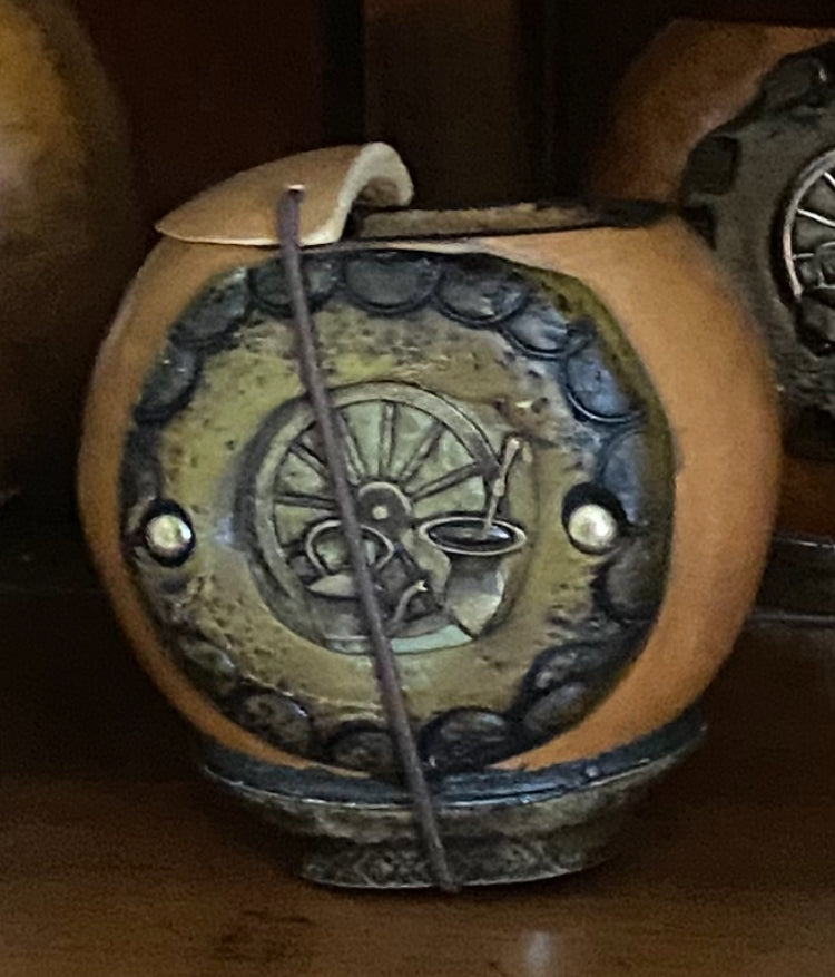 Gajeta (Galleta) Mate Gourd – Uruguayan Style - Rio Grande do Sul