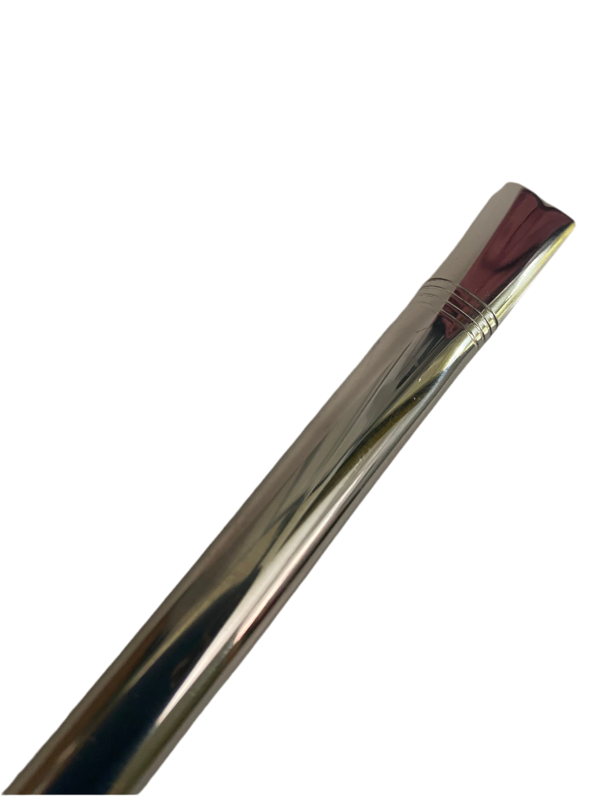 Close up shot of the bombilla 