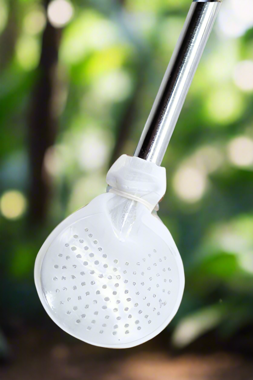 Bombilla filter tied to a bombilla 