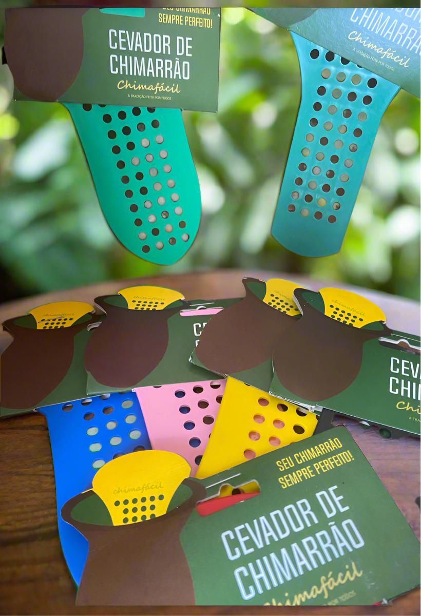 A selection of chimafacils for making chimarráo, displayed in different colors.