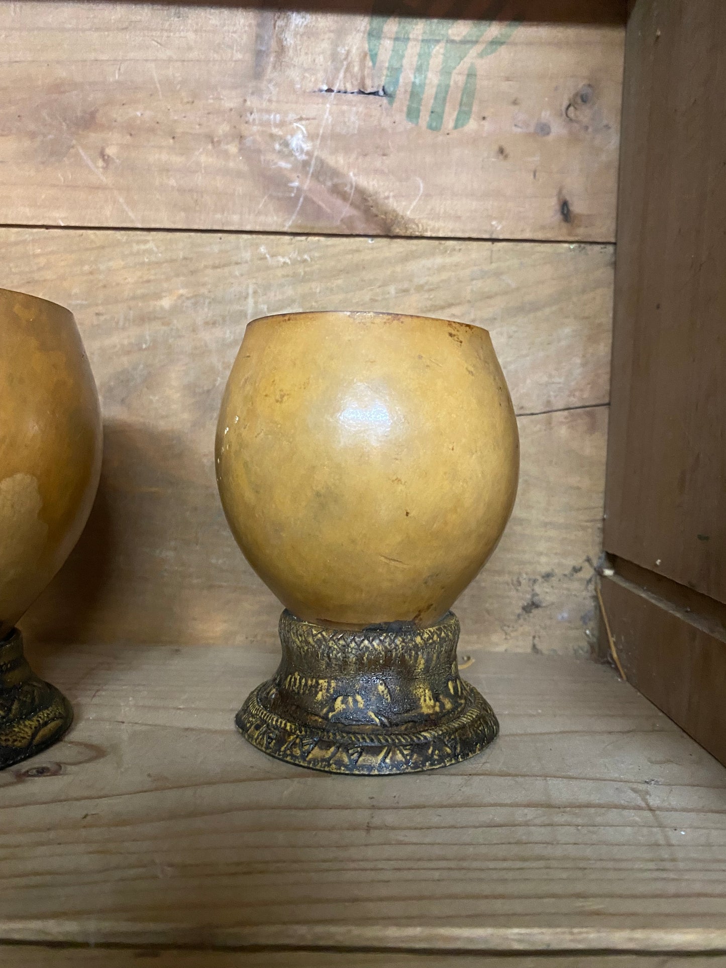 Small Round Coquinho Yerba Mate Gourd with Base – Natural Calabash