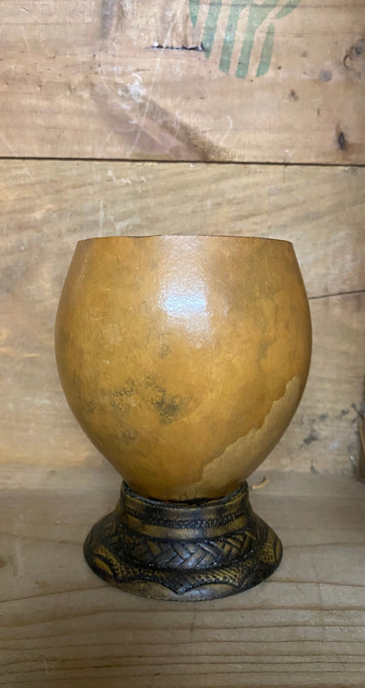 Small Round Coquinho Yerba Mate Gourd with Base – Natural Calabash