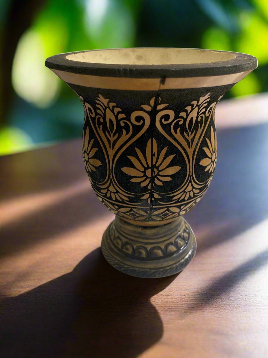 Porongo yerba mate gourd with signature carved pattern traditional mate cup